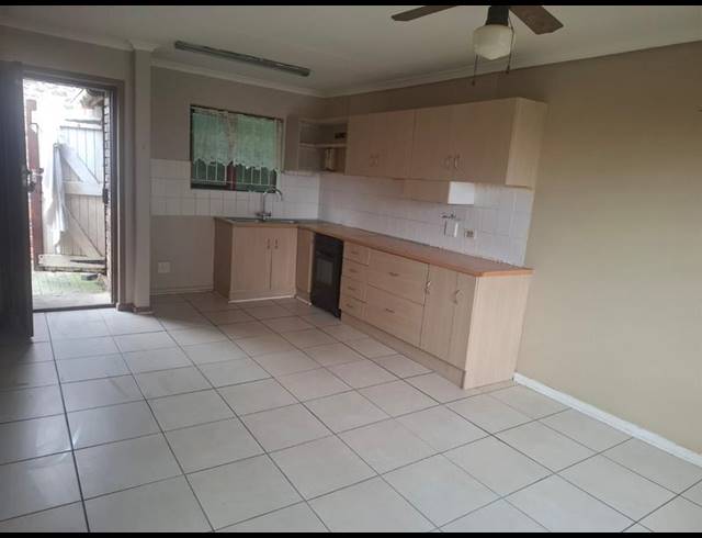 2 BEDROOM PROPERTY TO RENT IN LORRAINE